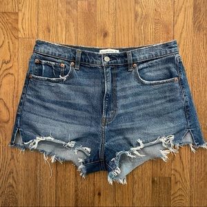 Abercrombie Medium Wash The Mom Short High Rise